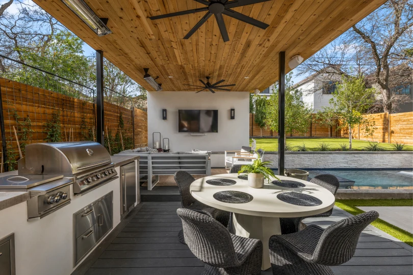 Cutters-rosedale covered patio in austin outdoor kitchen