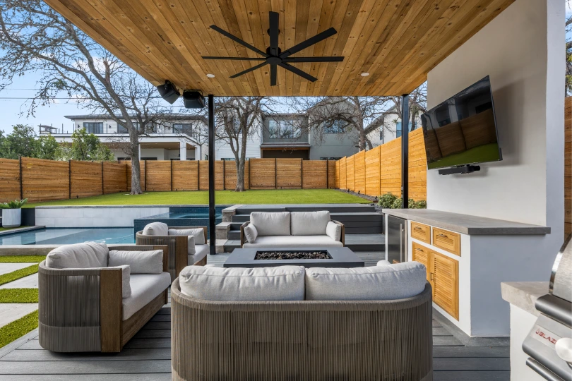 Cutters-oakmont heights sitting area deck