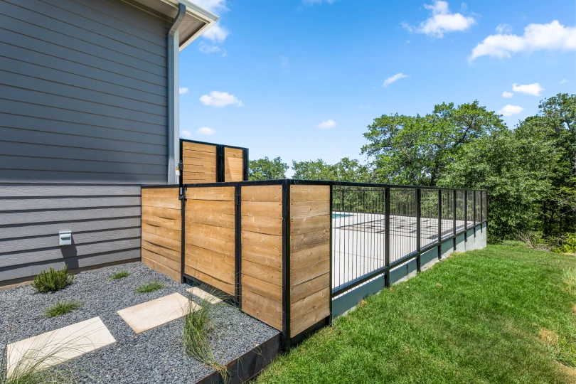 Cutters-pine forest grassy sideyard wooden fence